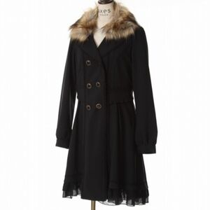 Axes Femme Black Coat with Fur